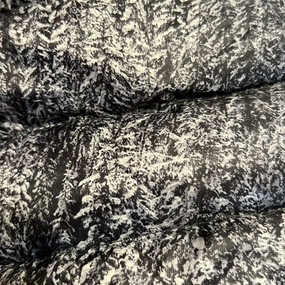 Patagonia down jacket sz M - Picture 6 of 6